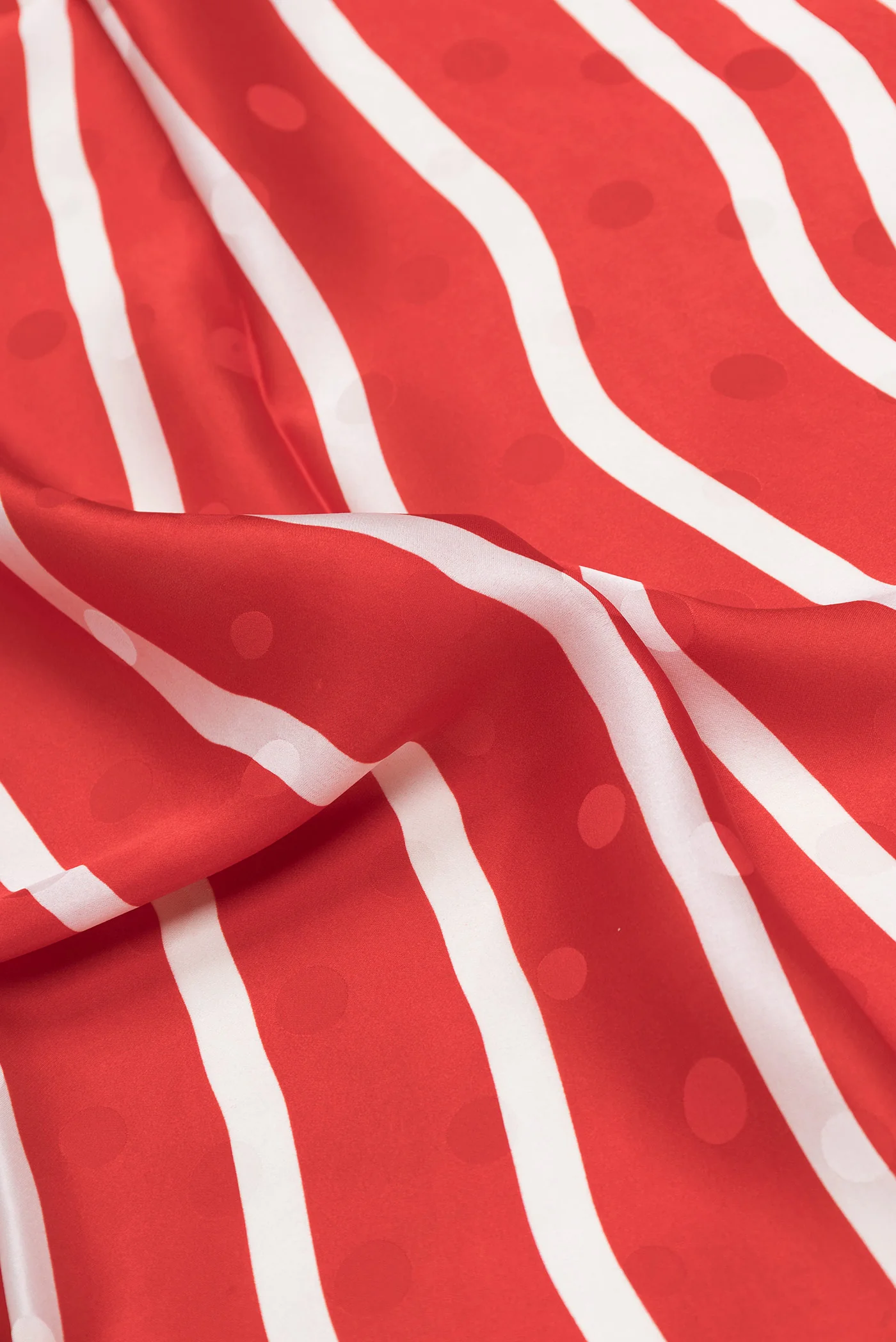 Red Dual Tone Mysore Crepe Saree - Image 2