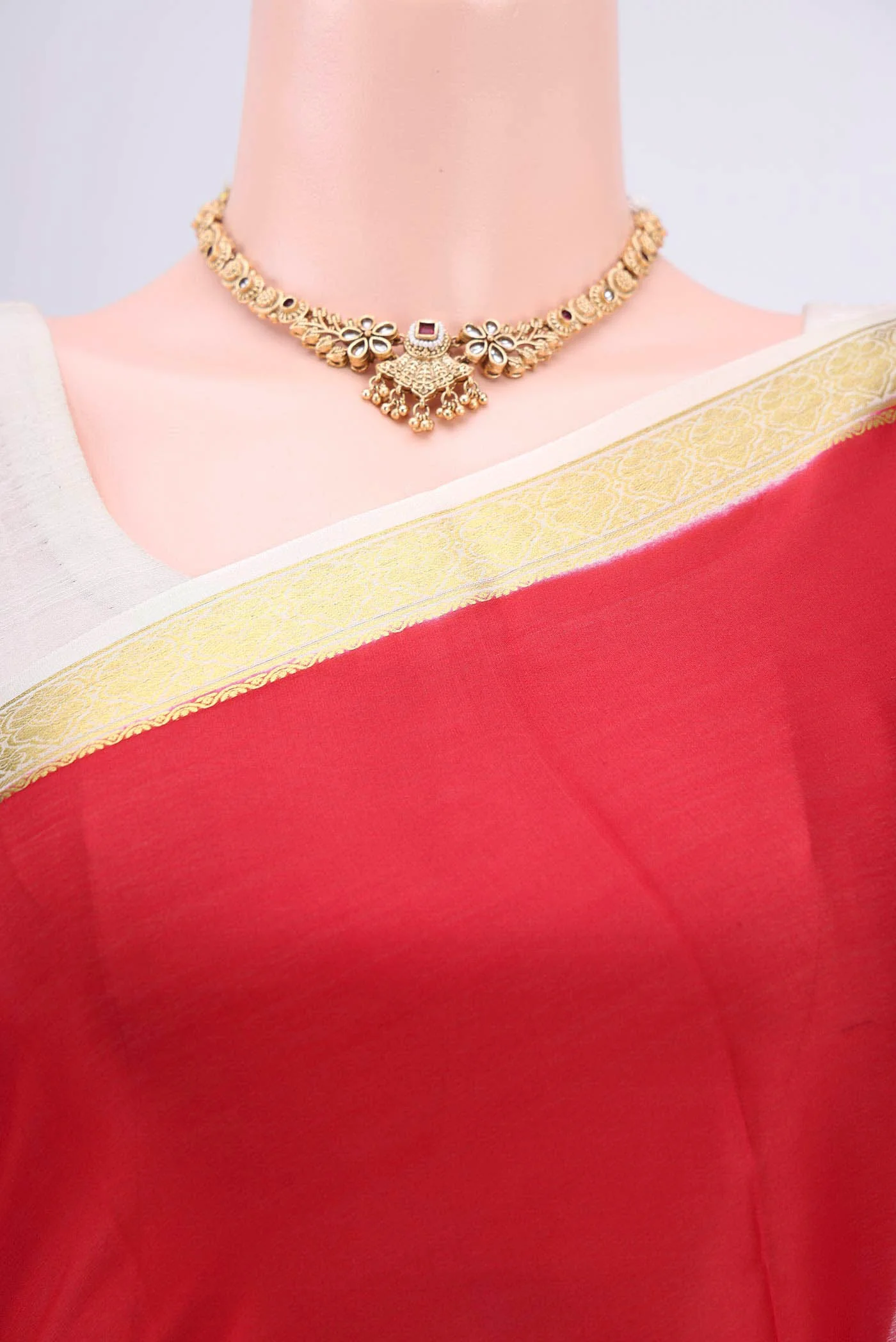 Red Mysore Crepe Saree - Image 2