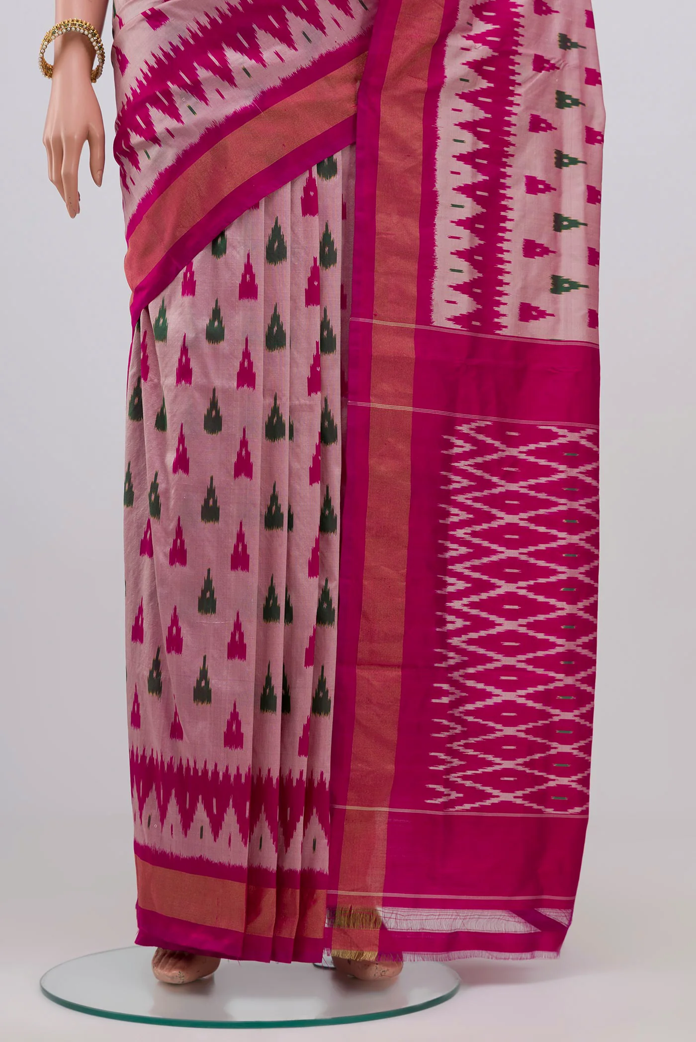 Rose pink Pochampally Silk Saree - Image 3
