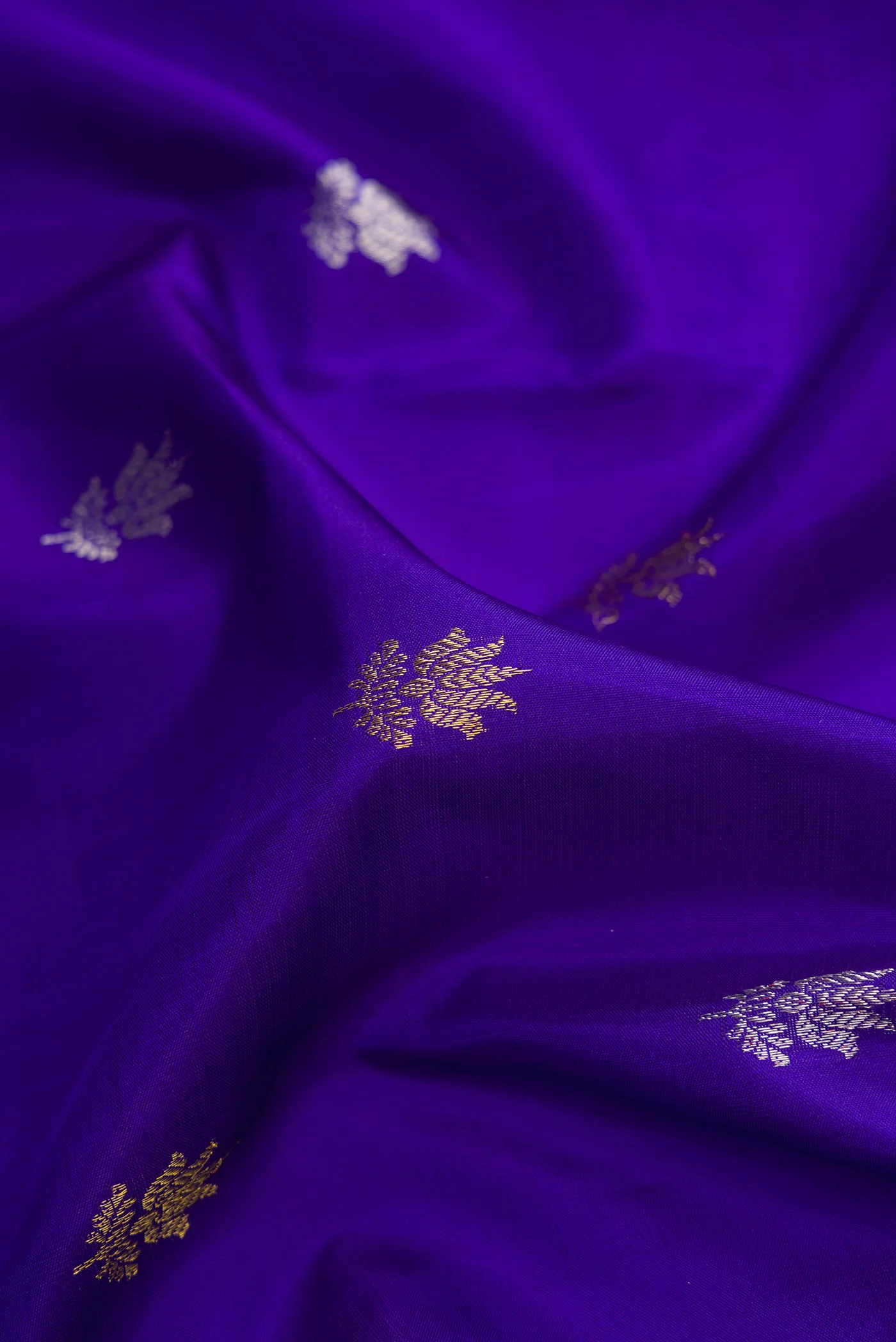 Royal Blue Kanchipuram Silk Saree - Image 2