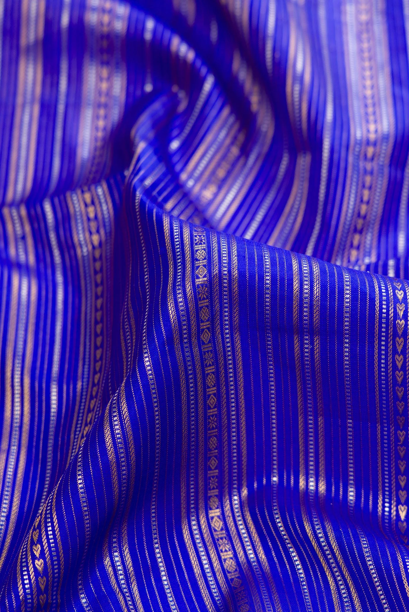 Pure Silk Pure Zari Royal Blue Kanchipuram Saree - Image 2