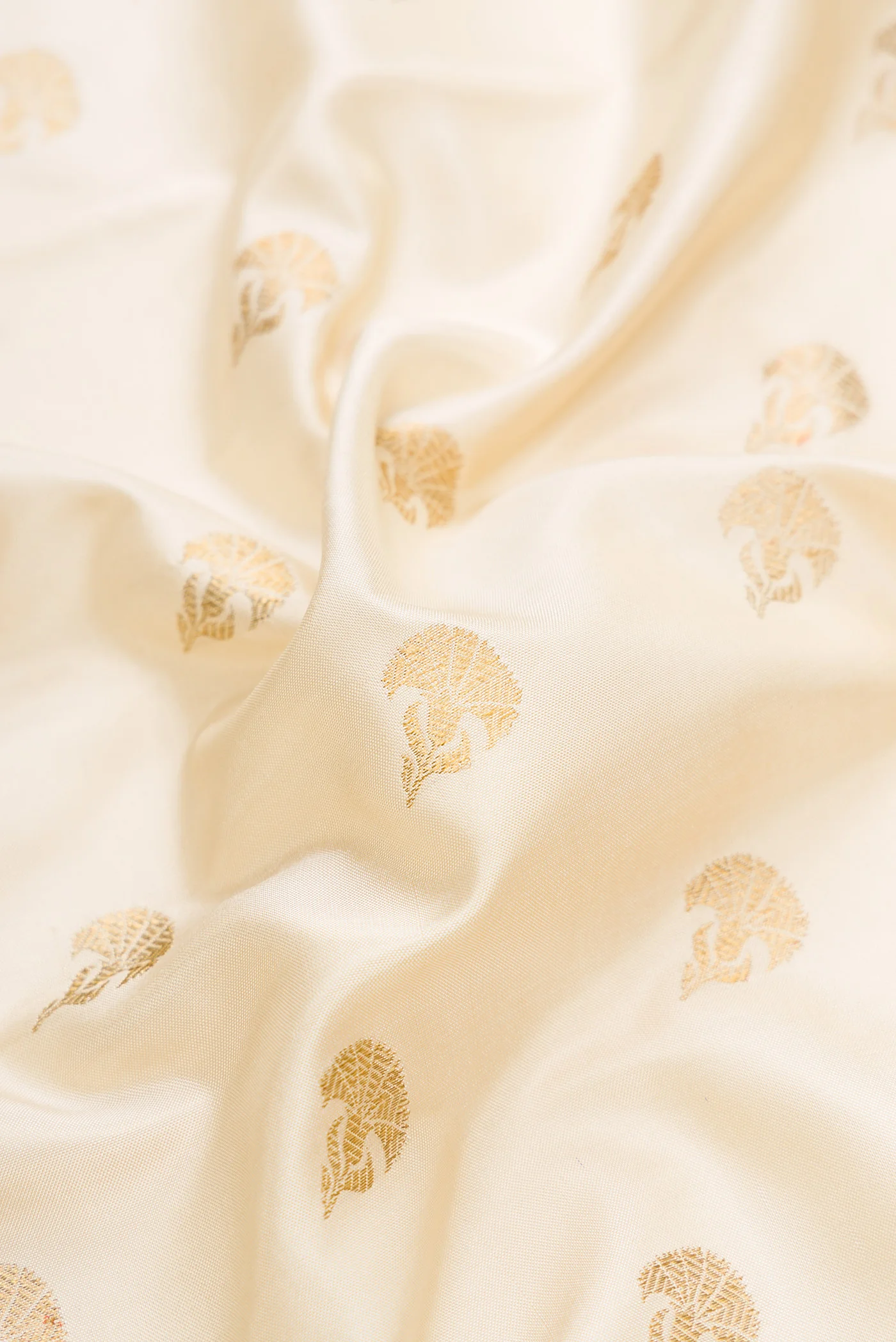 Pure Silk Pure Zari Cream Paithani Saree - Image 2