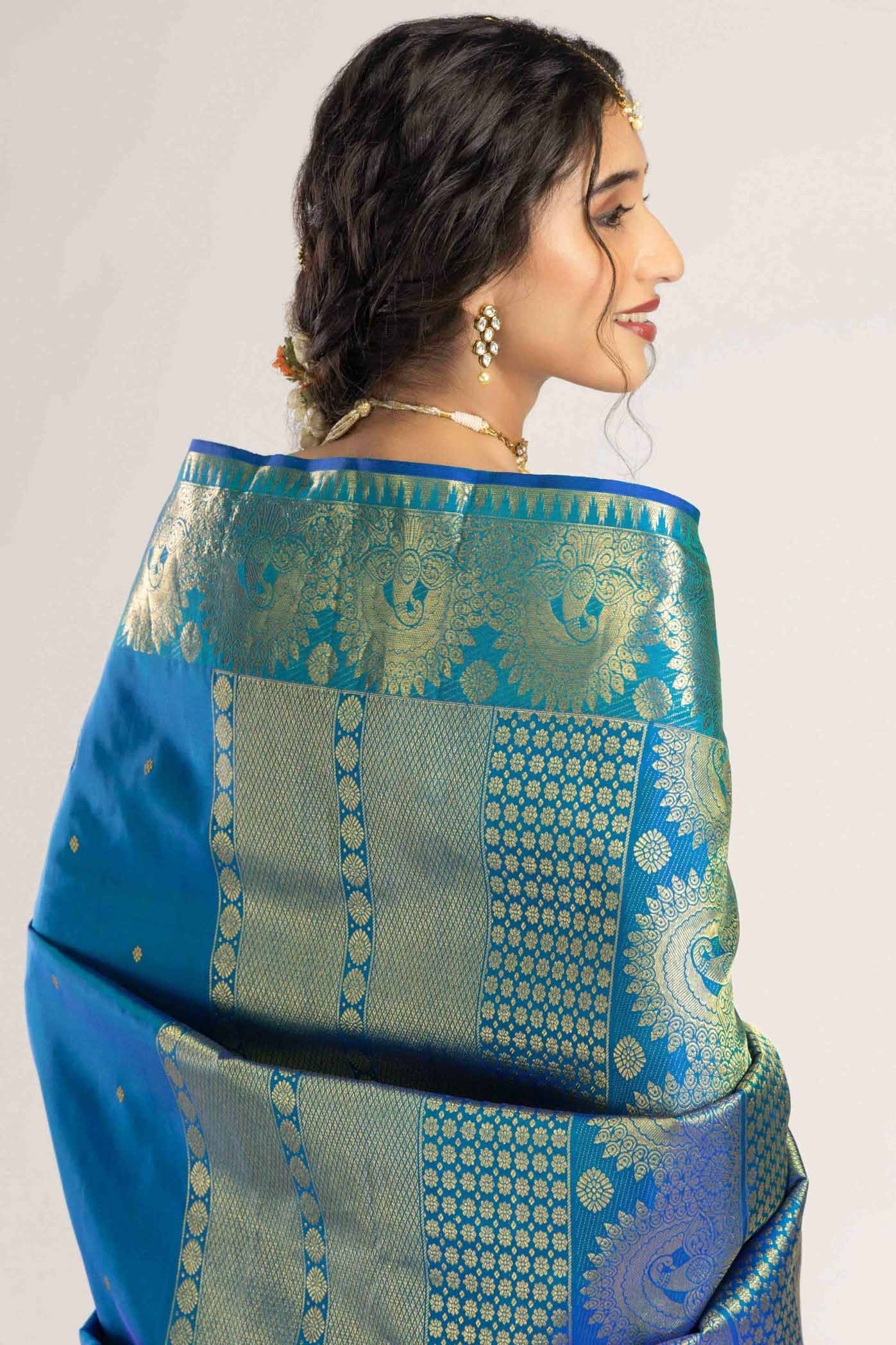 Sandhya-Blue with Green Dual Tone Kanchipuram Silk Saree - Image 7