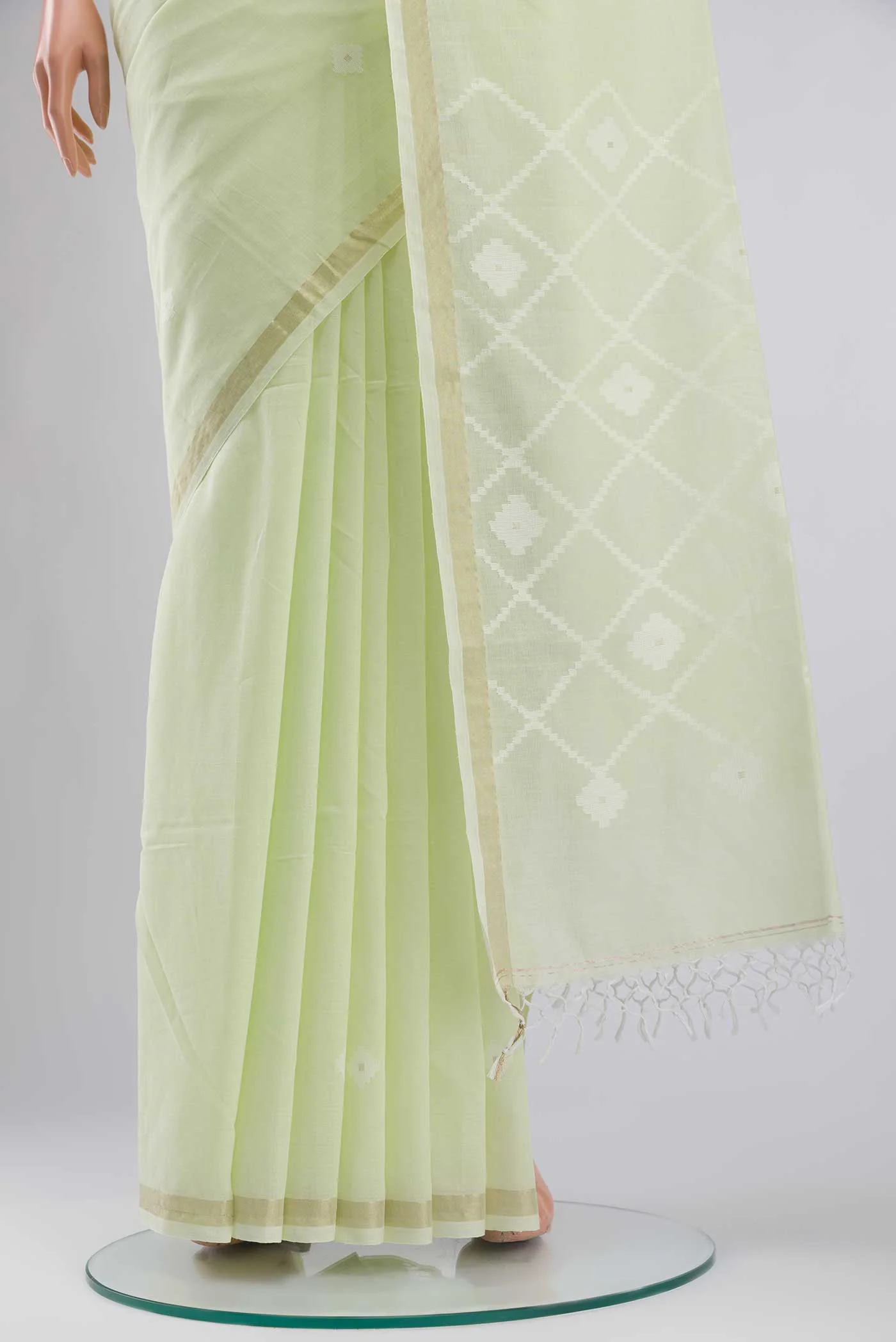 Suchitra-Pista Green Bengal Cotton Saree - Image 6