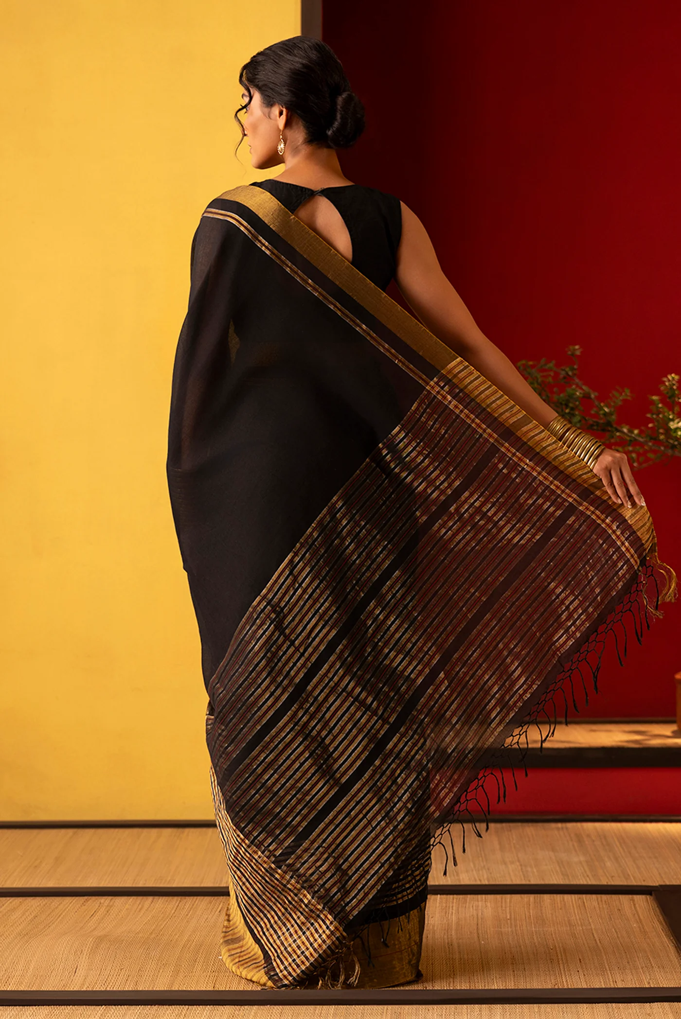 Surahi-Black Cotton Saree - Image 6