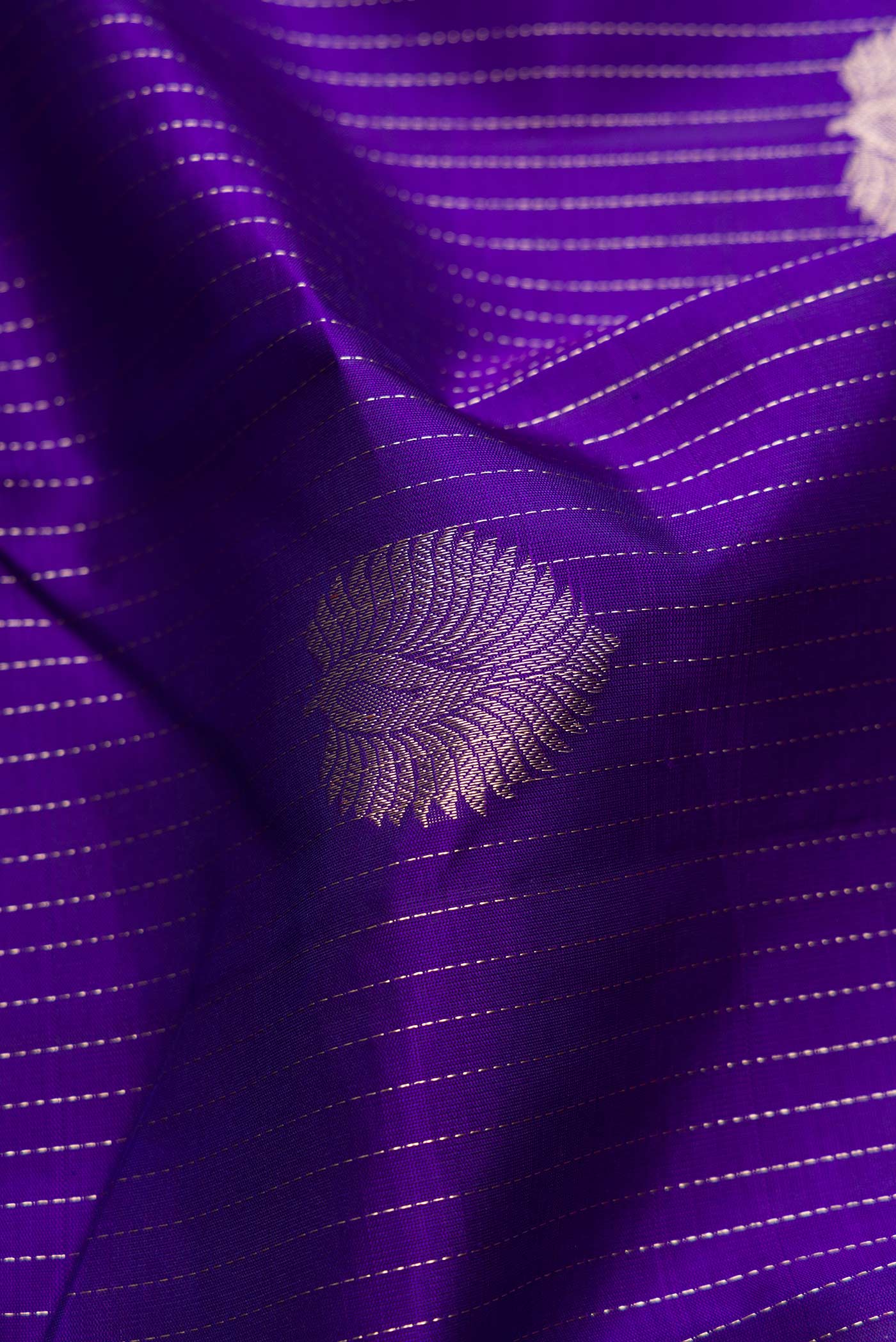Violet Dual Tone Kanjivaram Silk Saree - Image 2