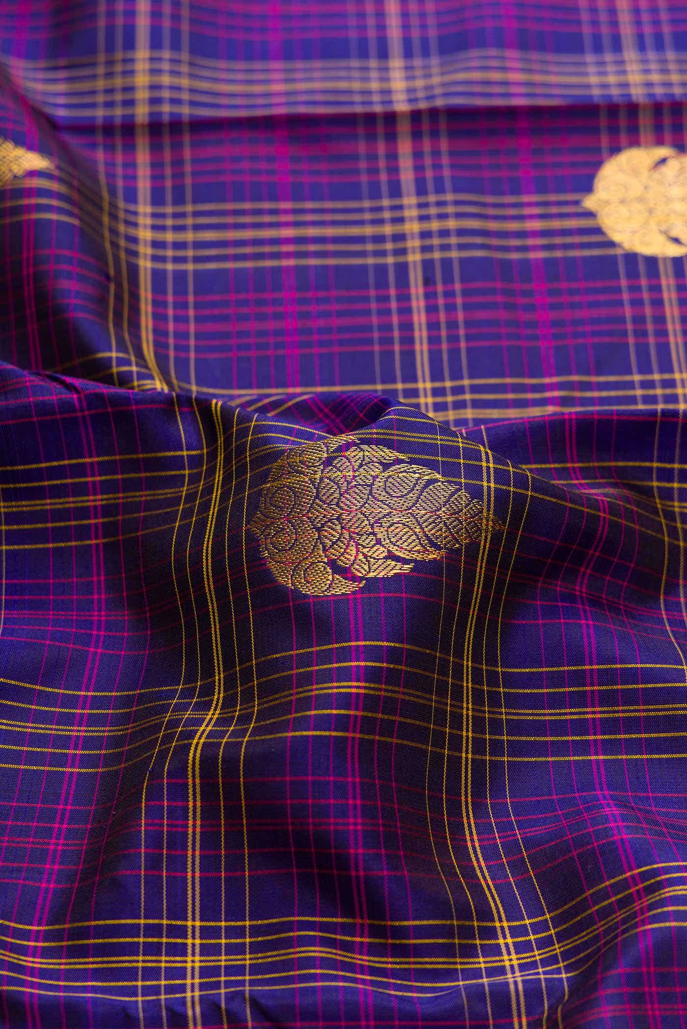 Pure Silk Pure Zari Violet Dual Tone Kanjivaram Saree - Image 3