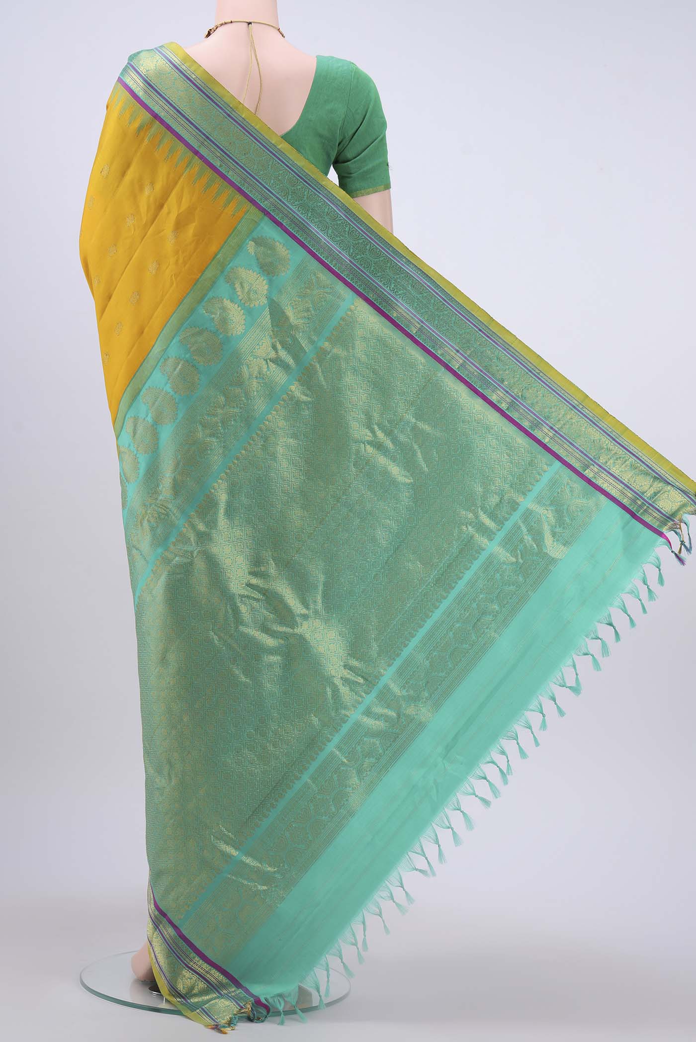 Yellow Dual Tone Gadwal Silk Saree - Image 3