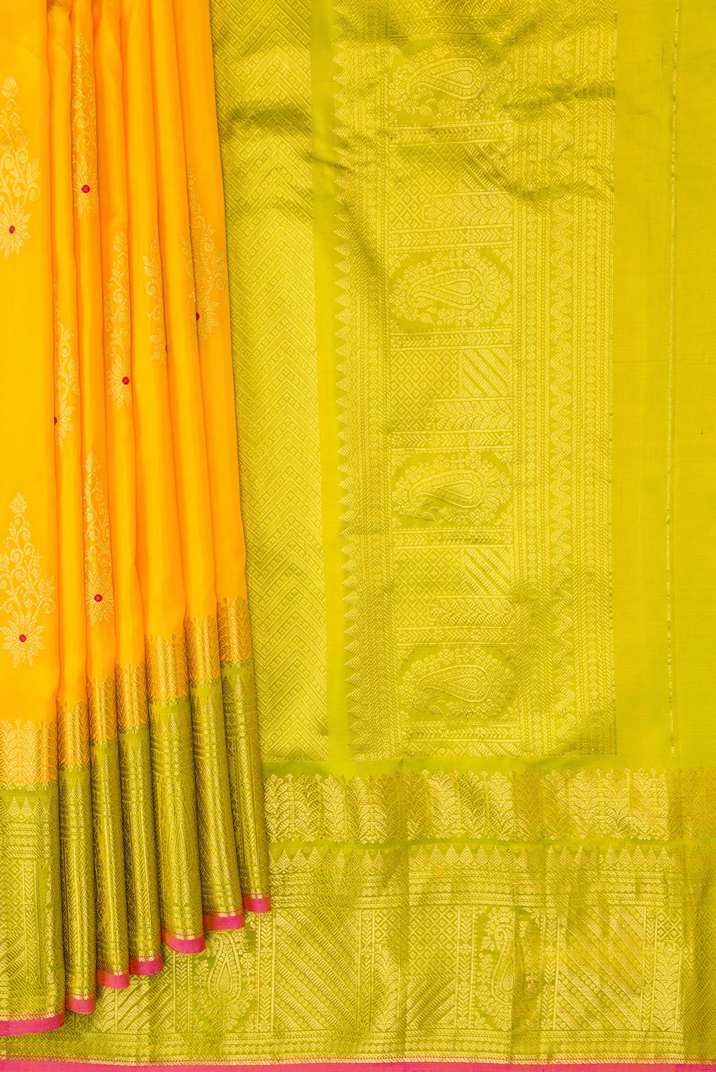 Yellow Gadwal Silk Saree - Image 4