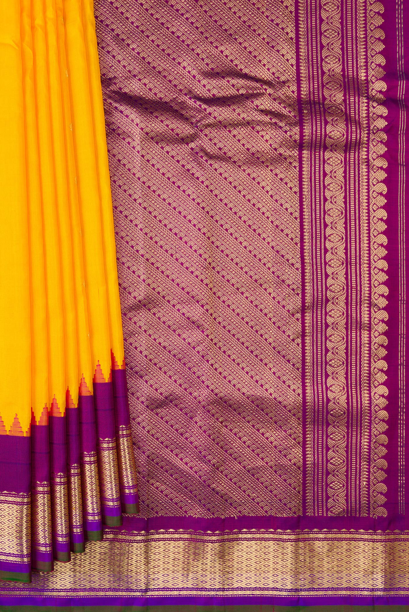 Yellow Gadwal Silk Saree - Image 4