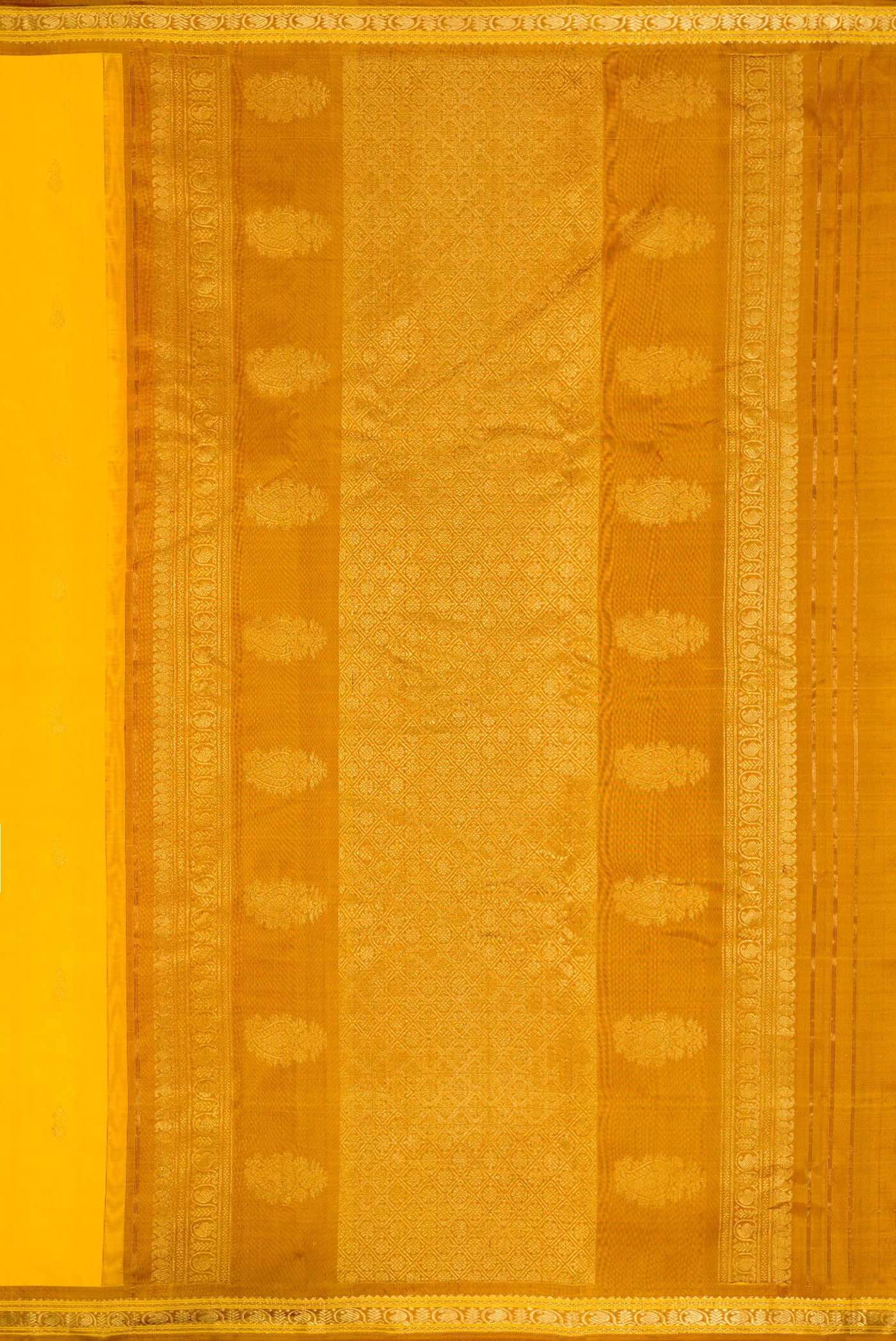 Yellow Dual Tone Gadwal Silk Saree - Image 7