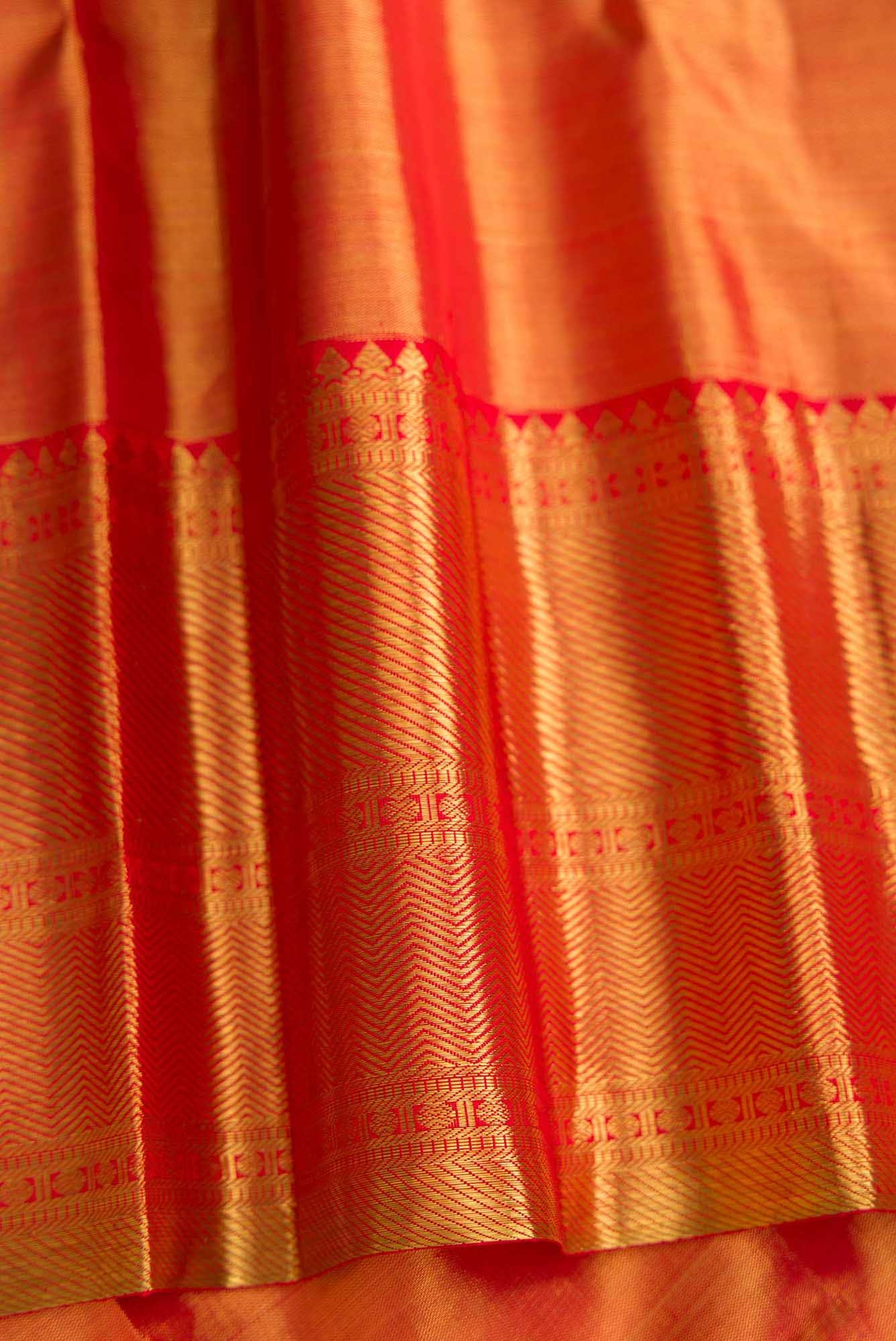 Pure Silk Pure Zari Yellow Dual Tone Kanjivaram Tissue Saree - Image 6