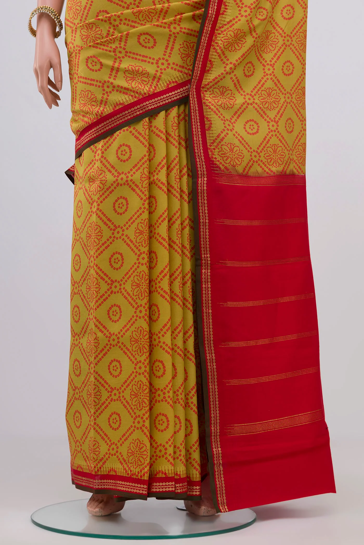 Yellow Printed Silk Saree - Image 3